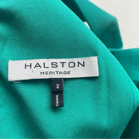 Halston Heritage Sleeveless Plunge-Neck Tulip Evening Gown Dress 22466 - Picture 8 of 9